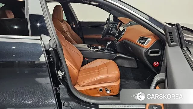 Maserati Ghibli 2022 Черный из Кореи, фото 2