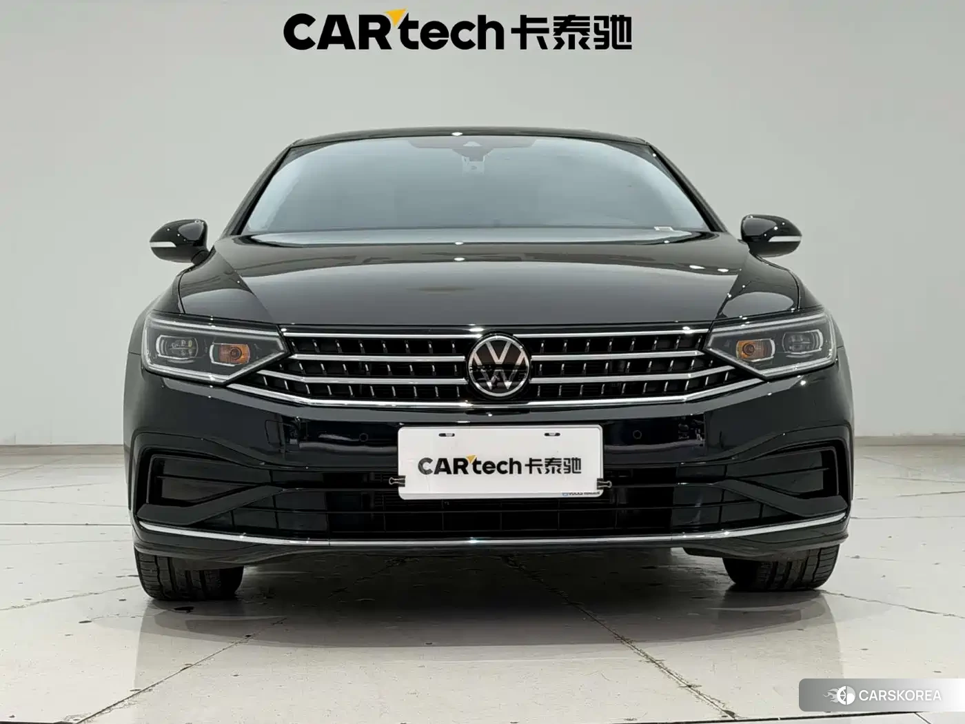 Volkswagen Magotan 2025 Черный из Китая, фото 2