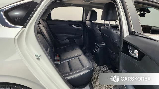 Kia The New K3 2nd generation 2023 Белый из Кореи, фото 2