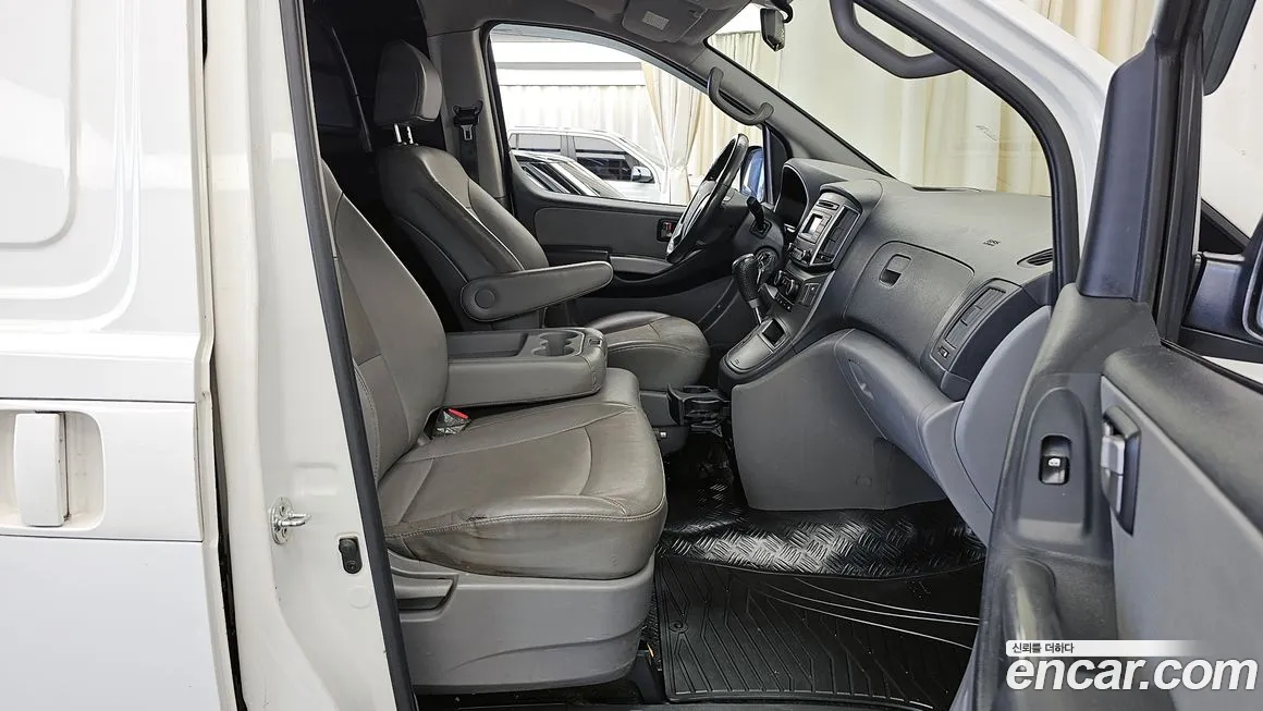 Hyundai The New Grand Starex 2018 Белый из Кореи, фото 2