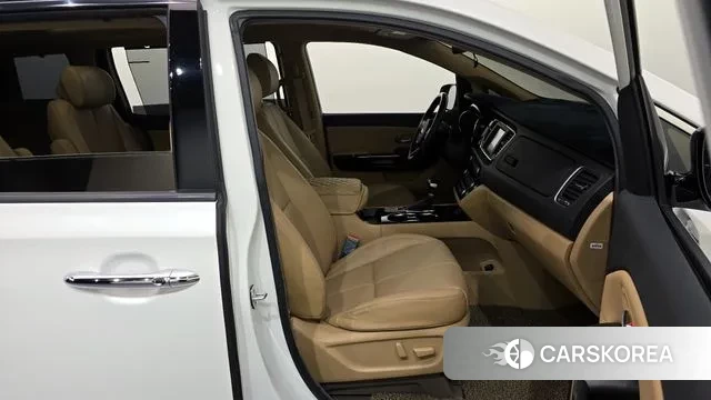 Kia The New Carnival 2019 Белый из Кореи, фото 2