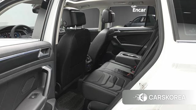 Volkswagen Tiguan second Generation 2022 Белый из Кореи, фото 2