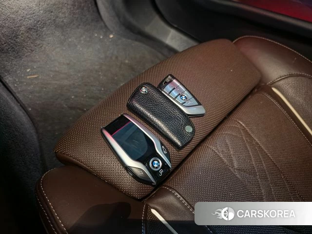 BMW 5 Series (G30) 2018 Серый из Кореи, фото 2