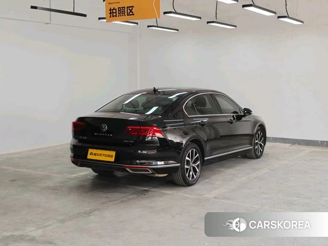 Volkswagen Magotan 2022 Черный из Китая, фото 2