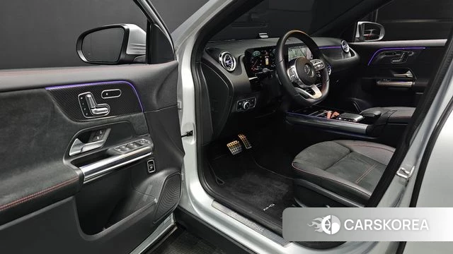 Mercedes-Benz GLA - Class H247 2020 Серебристо-серый из Кореи, фото 2