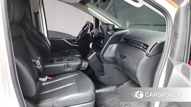 Hyundai Staria 2022 Красный из Кореи, фото 2