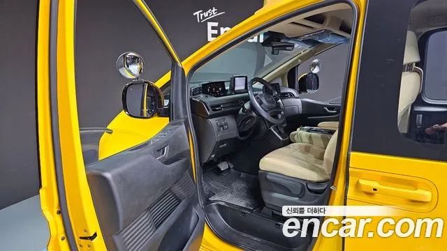 Hyundai Staria 2021 Желтый из Кореи, фото 2