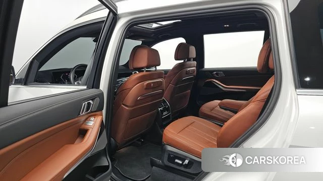 BMW X7 (G07) 2024 Белый из Кореи, фото 2