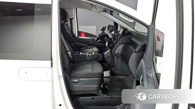 Hyundai Staria 2021 Белый из Кореи, фото 2