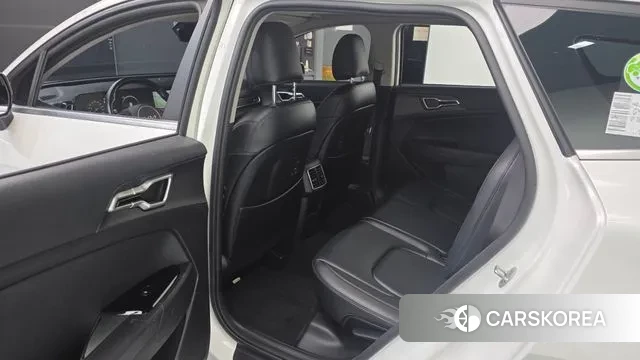 Kia Sportage 5th Generation 2023 Белый из Кореи, фото 2