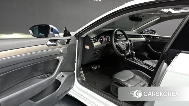 Volkswagen Arteon 2020 Белый из Кореи, фото 2