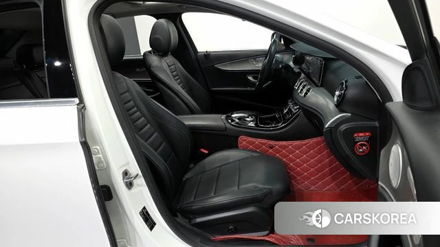 Mercedes-Benz E-Class W213 2019 Белый из Кореи, фото 2