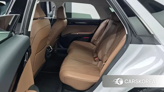 Hyundai Grandeur Hybrid (GN7) 2023 Белый из Кореи, фото 2