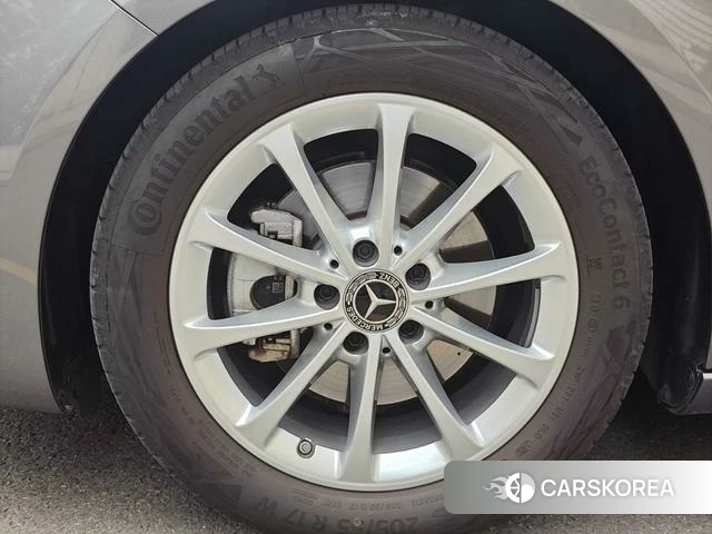 Mercedes-Benz Class A (imported) 2023 Темно-серый из Китая, фото 2