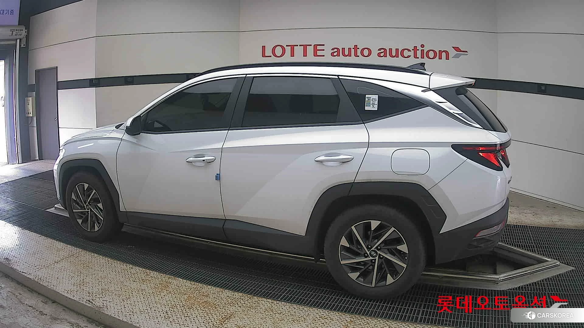 Hyundai Tucson 2023 Белый из Кореи, фото 2
