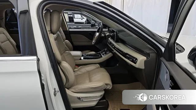 Lincoln Aviator 2nd generation 2020 Белый из Кореи, фото 2