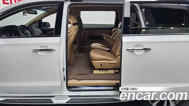 Kia The New Carnival 2019 Белый из Кореи, фото 2