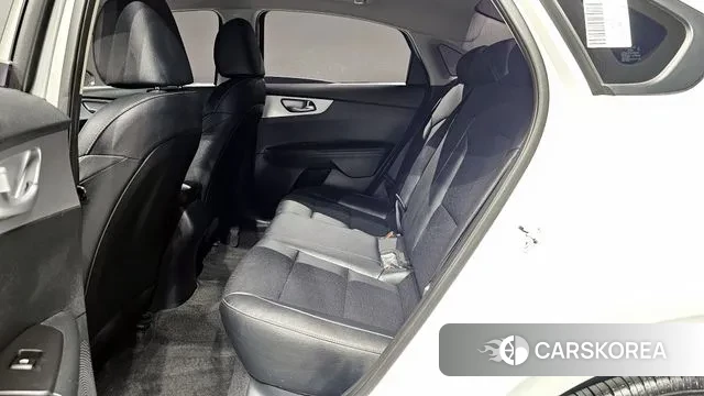 Kia The New K3 2nd generation 2024 Белый из Кореи, фото 2