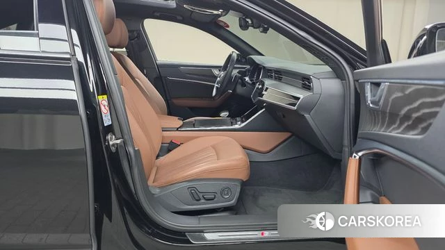 Audi A6 (C8) 2023 Черный из Кореи, фото 2