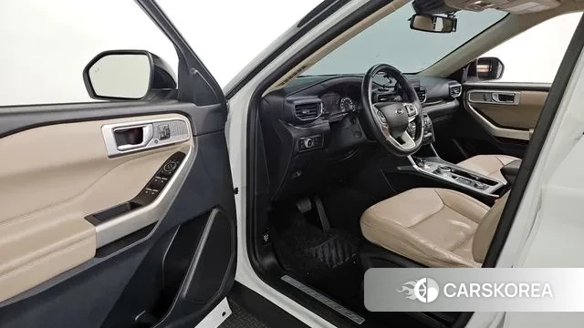 Ford Explorer 6th Generation 2022 Белый из Кореи, фото 2