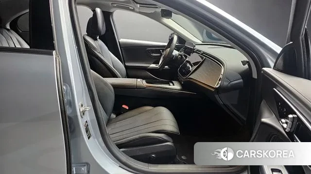 Mercedes-Benz E-Class W214 2024 Серебряный из Кореи, фото 2