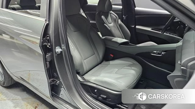 Hyundai The New Avante (CN7) 2023 Серый из Кореи, фото 2