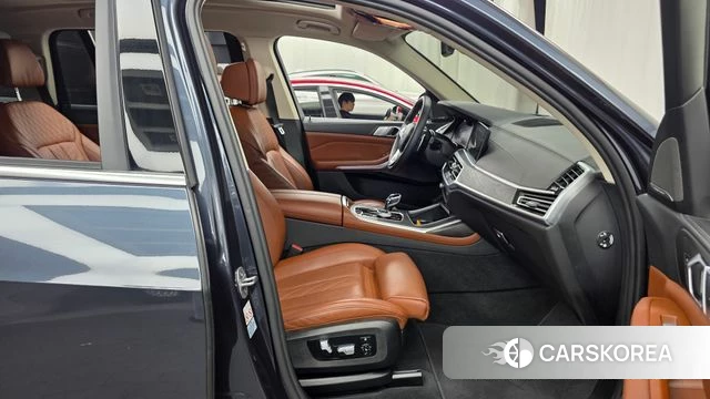 BMW X7 (G07) 2022 Серый из Кореи, фото 2