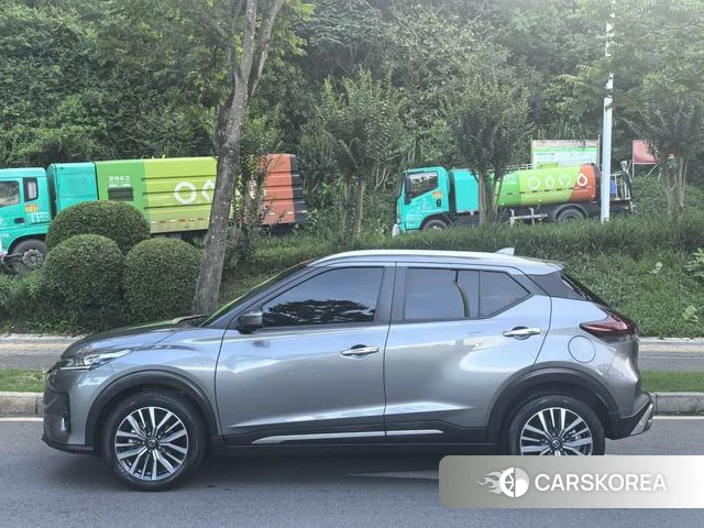 Nissan Jinke 2022 Темно-серый из Китая, фото 2
