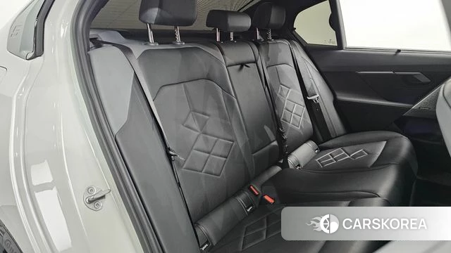BMW 5 Series (G60) 2024 Белый из Кореи, фото 2