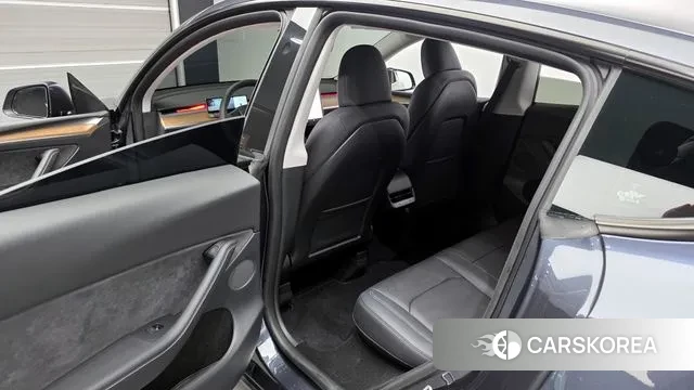 Tesla Model Y 2025 Серый из Кореи, фото 2