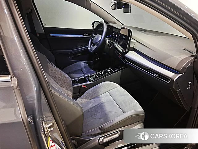 Volkswagen Golf 8th Generation 2025 Серый из Кореи, фото 2