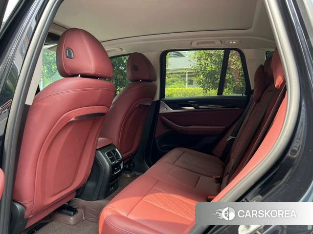 BMW iX3 2025 Черный из Китая, фото 2