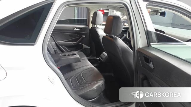 Volkswagen 7th Generation of Jetta 2021 Белый из Кореи, фото 2