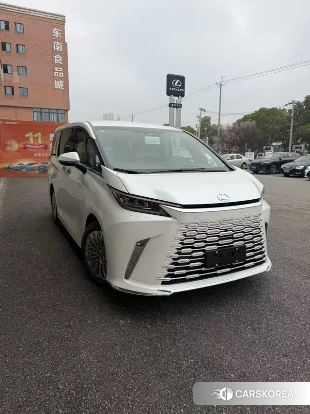 Lexus LM 2026 Белый из Китая, фото 2