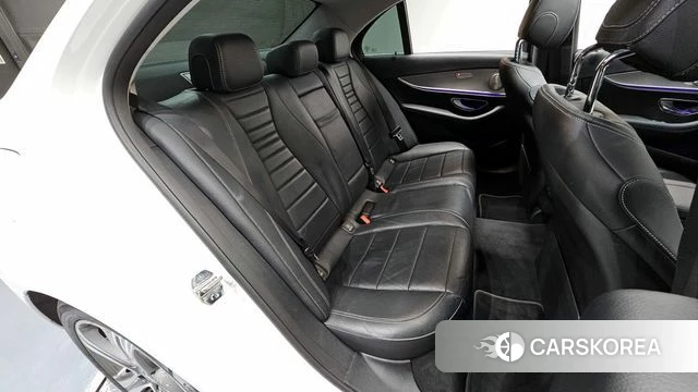 Mercedes-Benz E-Class W213 2019 Белый из Кореи, фото 2