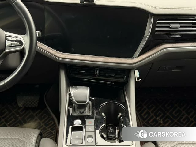 Volkswagen Touareg 2021 Черный из Китая, фото 2