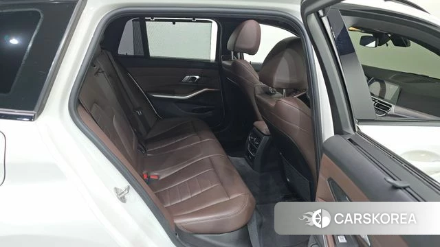 BMW 3 Series (G20) 2022 Белый из Кореи, фото 2