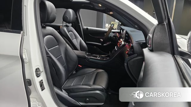 Mercedes-Benz GLC-Class X253 2021 Белый из Кореи, фото 2