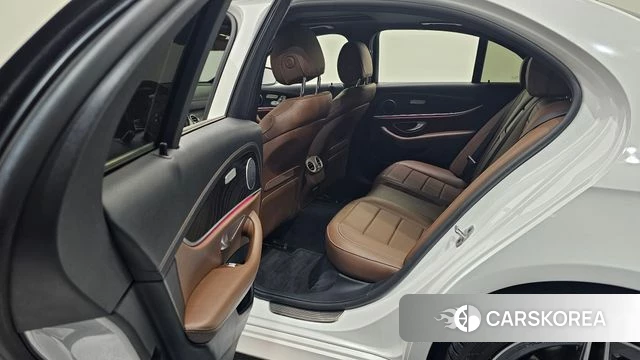 Mercedes-Benz E-Class W213 2023 Белый из Кореи, фото 2
