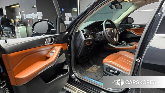 BMW X7 (G07) 2021 Черный из Кореи, фото 2