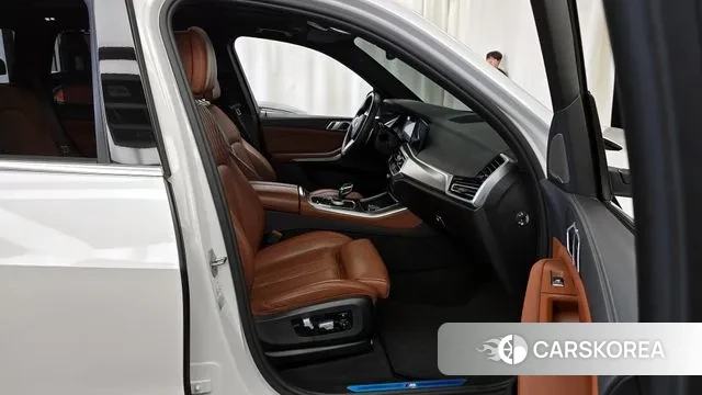 BMW X5 (G05) 2021 Белый из Кореи, фото 2