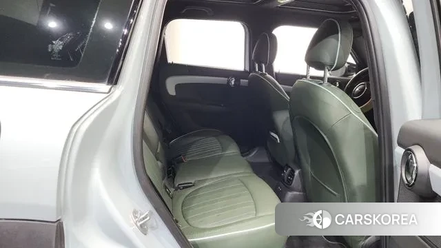 Mini Cooper S Countryman 2022 Светло-серебряный цвет из Кореи, фото 2