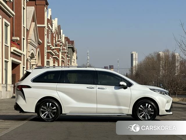 Toyota Grevia 2024 Белый из Китая, фото 2