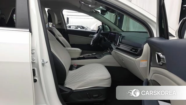 Kia Sportage 5th Generation Hybrid 2023 Белый из Кореи, фото 2