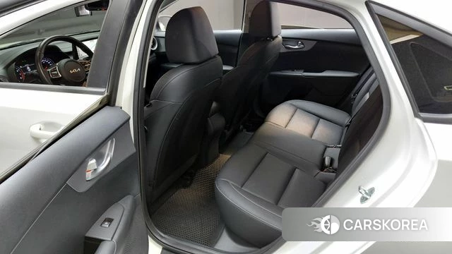 Kia The New K3 2nd generation 2022 Белый из Кореи, фото 2