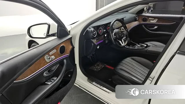 Mercedes-Benz E-Class W213 2019 Белый из Кореи, фото 2