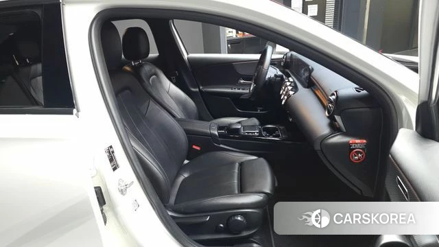 Mercedes-Benz A-Class W177 2021 Белый из Кореи, фото 2