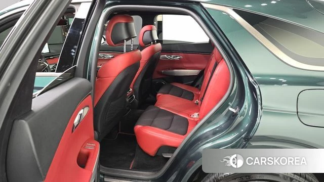 Genesis GV70 2023 Зеленый из Кореи, фото 2