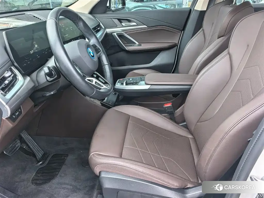 BMW iX1 2025 Белый из Китая, фото 2