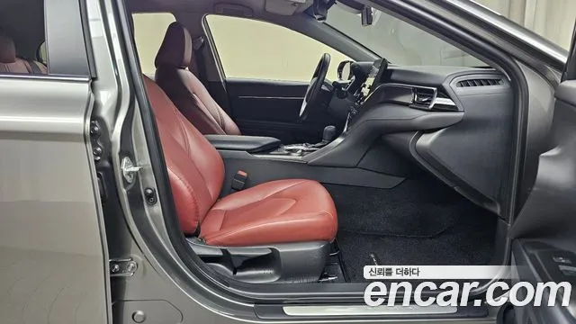 Toyota Camry (XV70) id 2717030 из Кореи 2